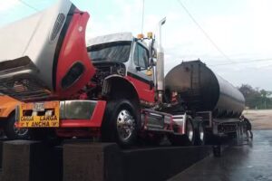 Estaci&oacute;n de servicio Rafael