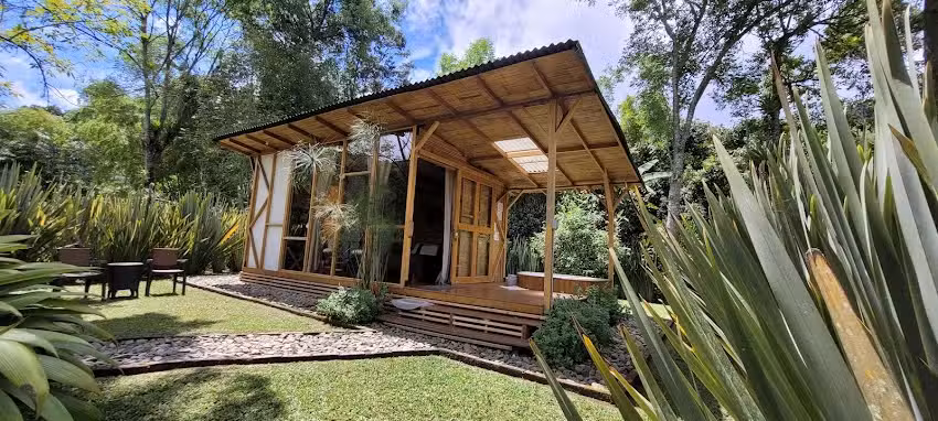 Exclusivo Cocora Ecolodge Hotel Glamping Caba&ntilde;a con jacuzzi &ndash; tina hidromasaje