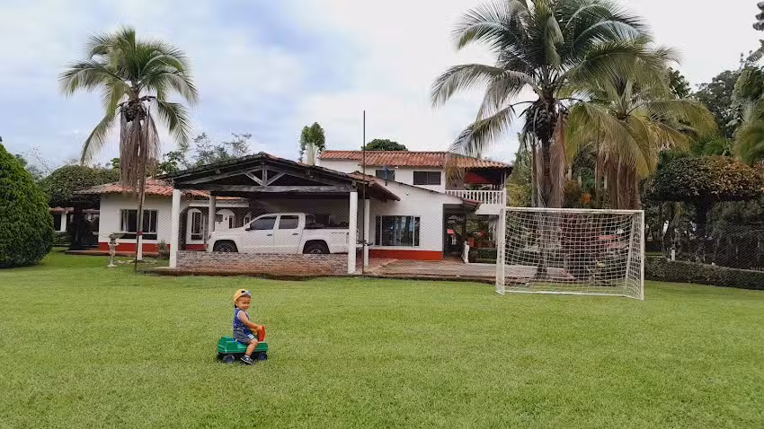 Finca Agrotur&iacute;stica Cascada Cristalina