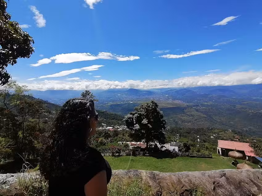 Finca Ecoturistica Mirador de SAntonio / Tibacuy