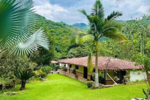 FINCA LA RUMBITA y Cabañas SANTA FE DE ANTIOQUIA