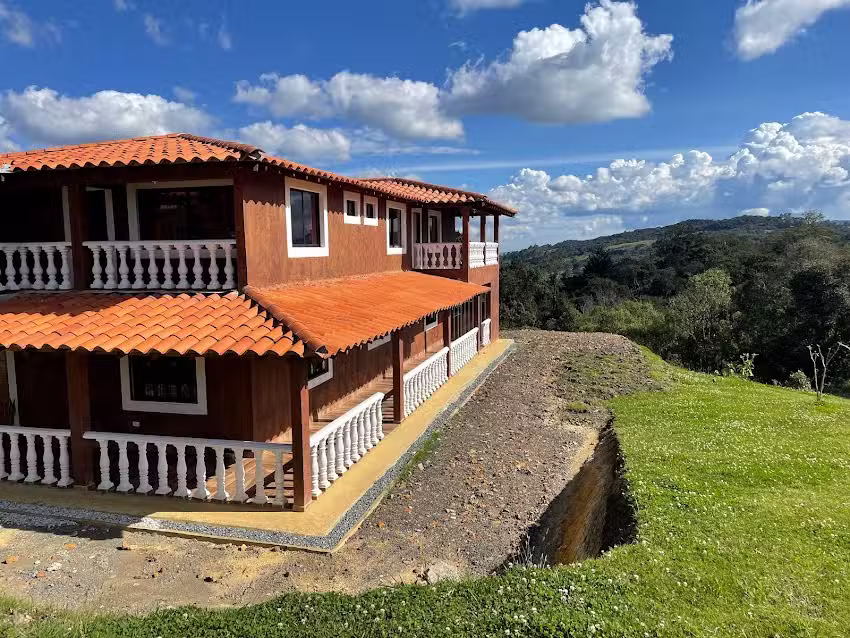 FINCA MI RETO&Ntilde;O (vista verde)