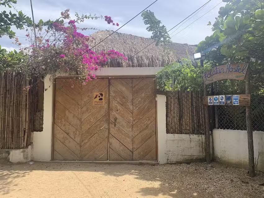 Folat&uacute;n Hostal Rinc&oacute;n del Mar