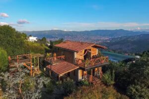 Glamping en Medell&iacute;n &ndash; Kinsho Glamping &ndash; Caba&ntilde;a con Jacuzzi privado
