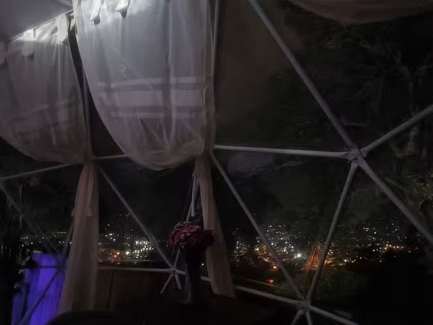 Glamping entre &aacute;rboles