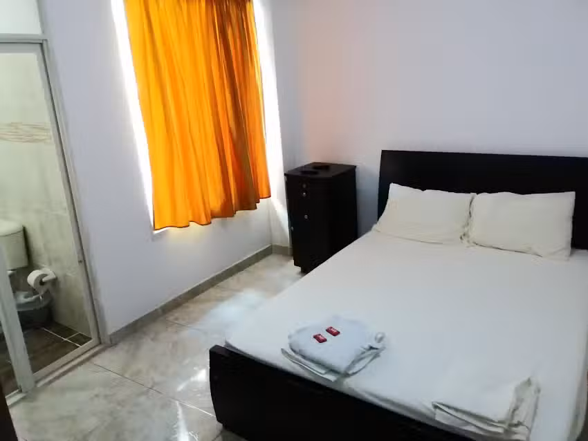 Hospedaje alf&eacute;rez real