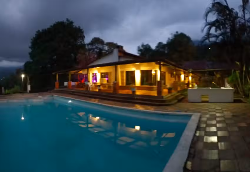 Hospedaje CQ Santa Ana