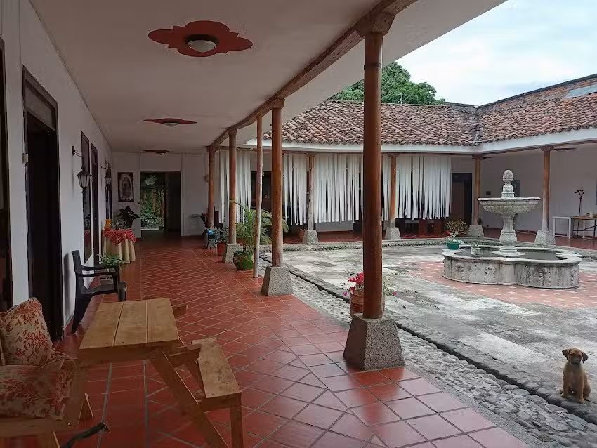 Hospedaje Familiar La Casona