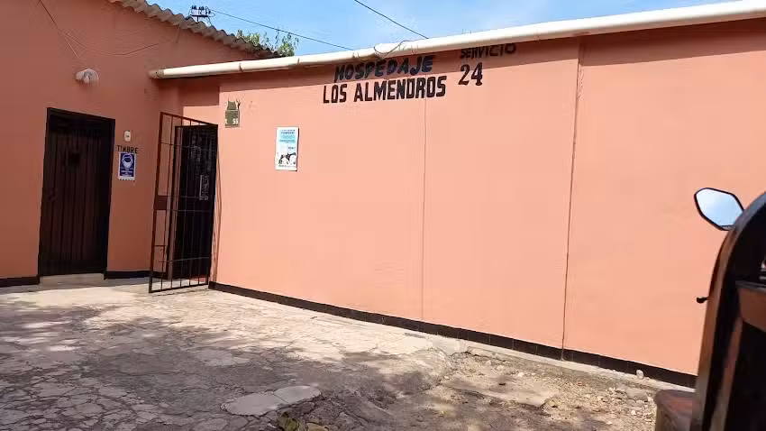 Hospedaje Los Almendros