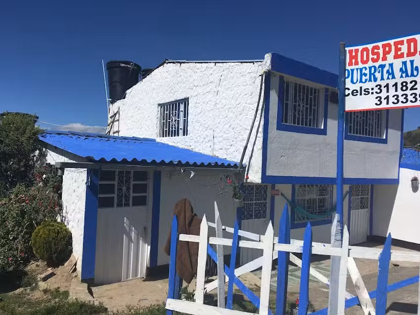 HOSPEDAJE PUERTA AL LAGO