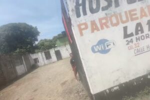 Hospedaje y parqueadero la 14