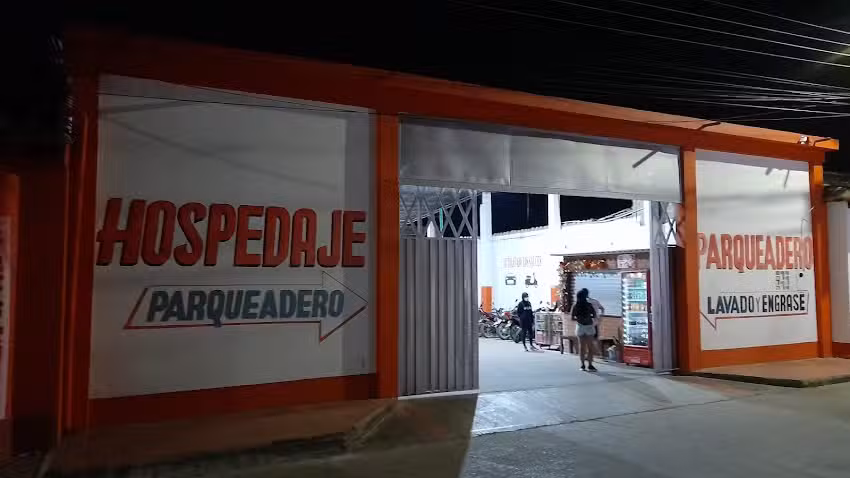Hospedaje y parqueadero