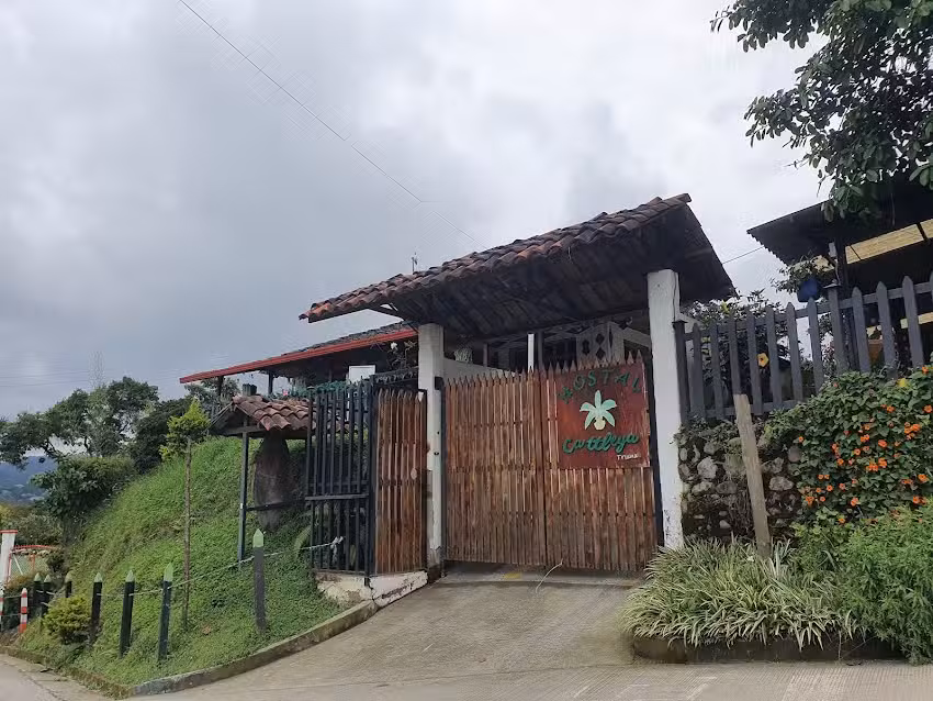Hostal Cattleya
