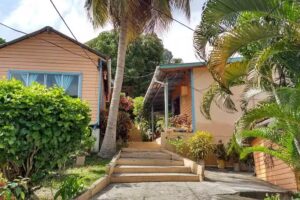 Hostal Flemming Trees Providencia