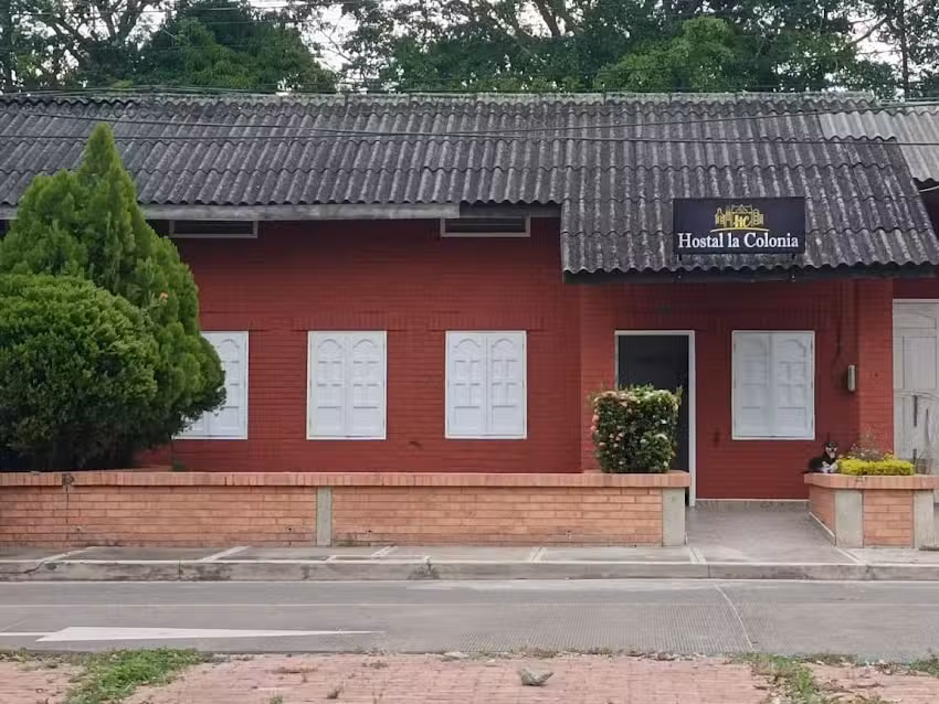 Hostal la colonia