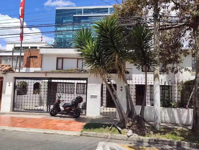 hostal la parada del tren