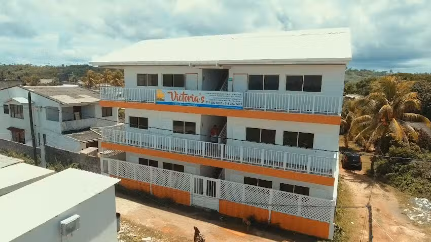 Hostal Victorias, Ginny bay