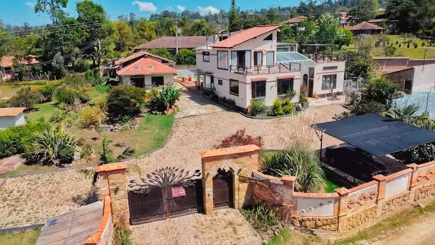 HOSTEL VILLA MANSION SPA Y CAFE