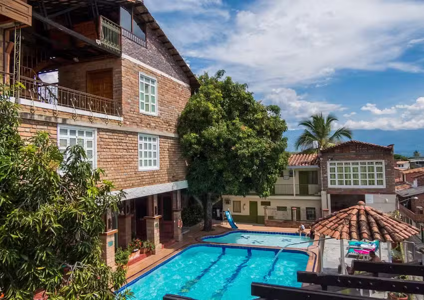 Hoster&iacute;a de la Plaza Menor