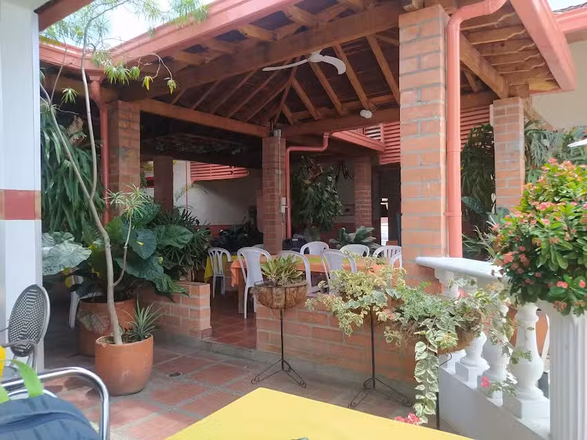 Hoster&iacute;a Los Cedros