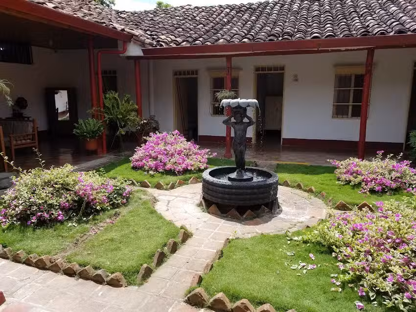 Hoster&iacute;a Murgal