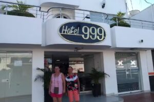 Hotel 999