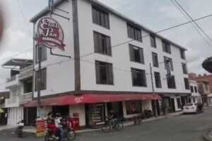 Hotel A Un Paso del Aeropuerto