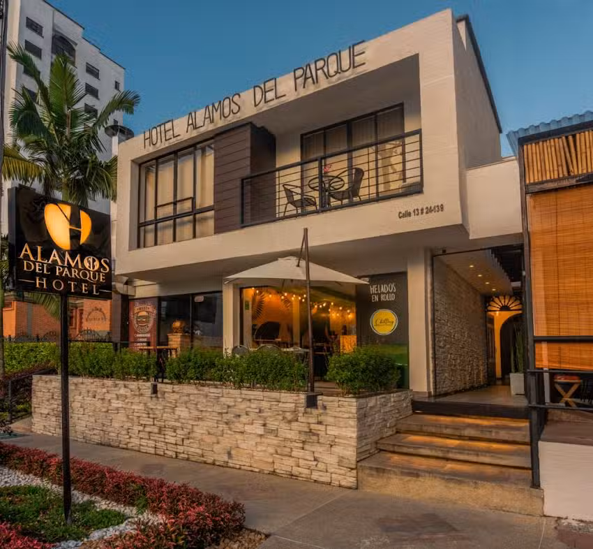 HOTEL ALAMOS DEL PARQUE