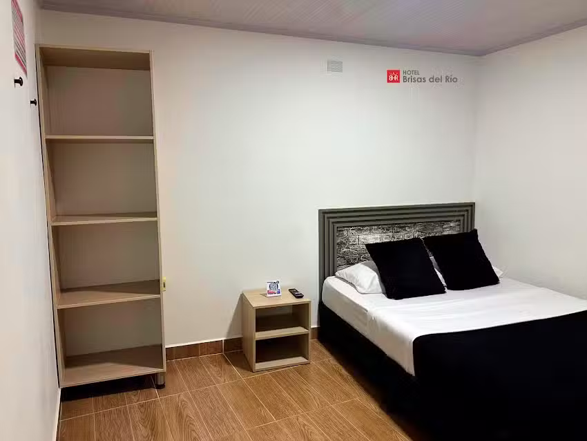 Hotel Brisas del R&iacute;o Tulu&aacute;