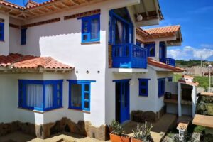 HOTEL & CABA&Ntilde;AS CASHILUNA