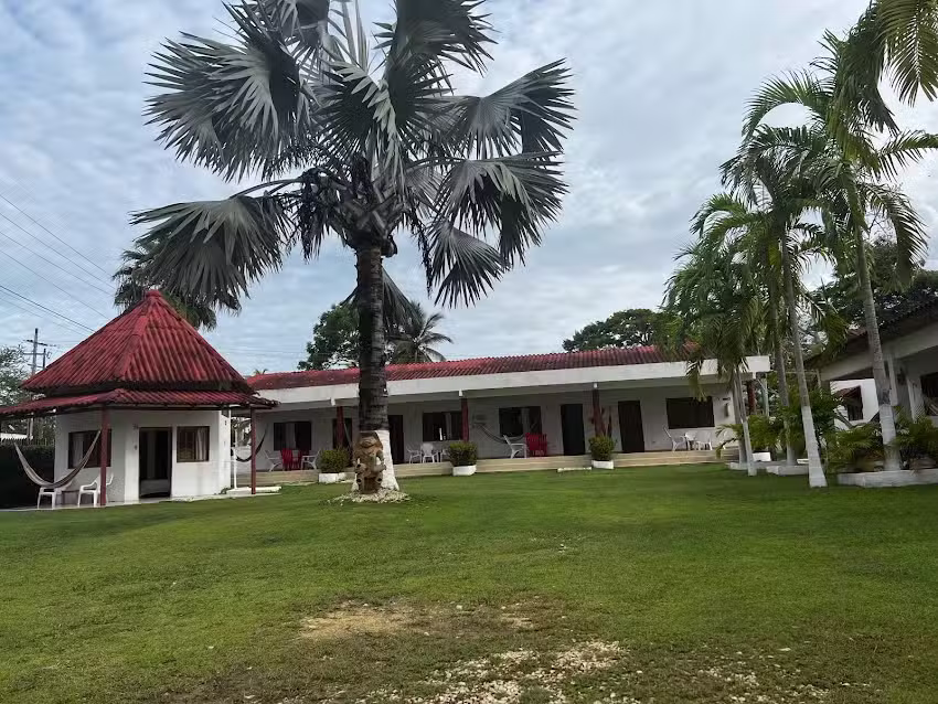 Hotel Caba&ntilde;itas del Mar.Cove&ntilde;as