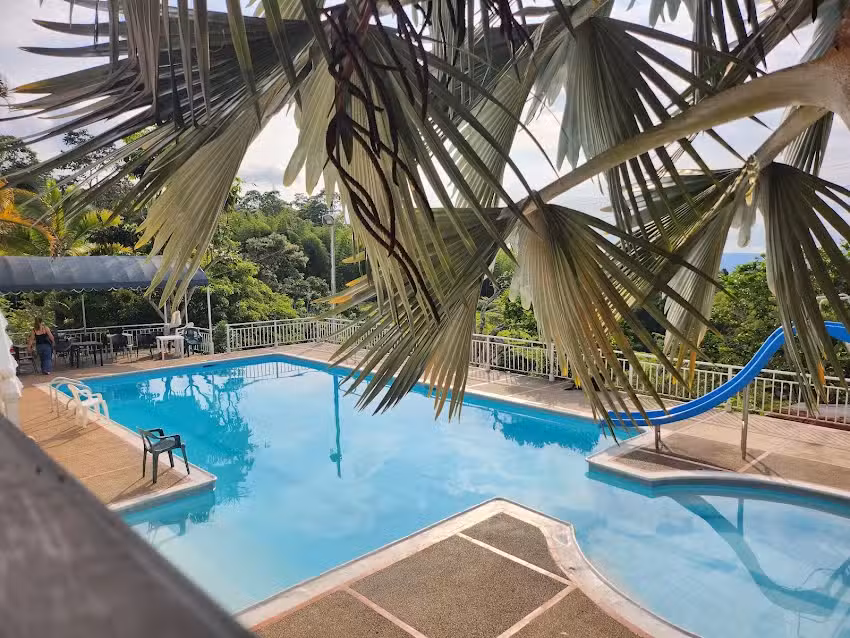 Hotel Campestre Villa la Uni&oacute;n | Finca en mesitas | Alquiler vacacional | Eventos | Piscina