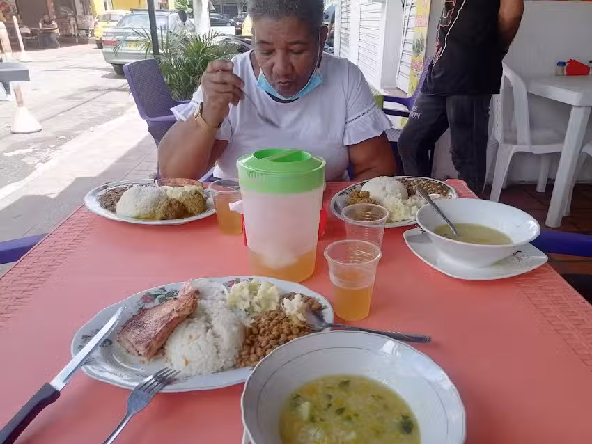 Hotel Ca&ntilde;averalito