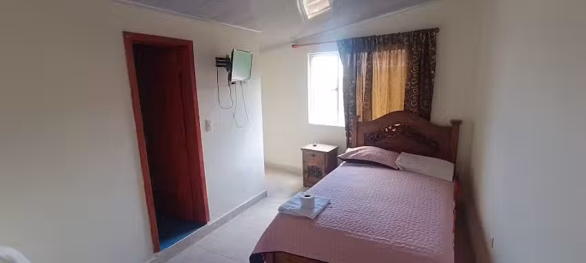 Hotel centenario Alban&eacute;s