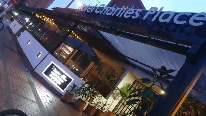 Hotel Charlies Place & Spa