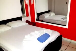 Hotel Ecuador de la 13