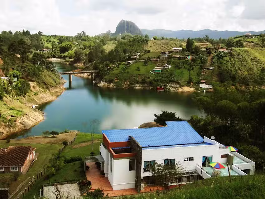 HOTEL FAMILIAR EL REMANSO DEL AGUA