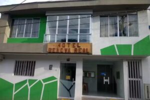 Hotel G&eacute;nova Real