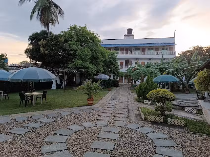 Hotel La Estrella Cove&ntilde;as