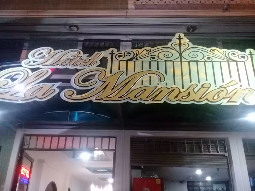 HOTEL LA MANSION