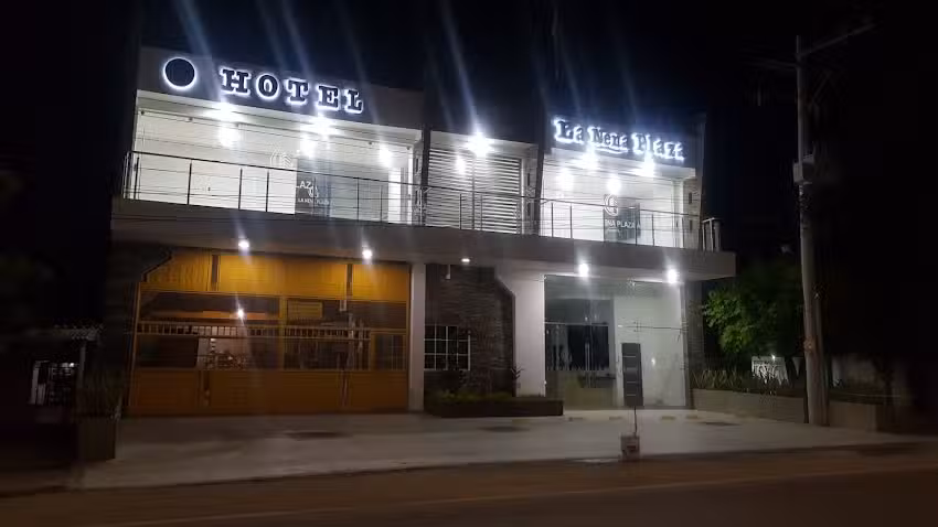 HOTEL LA NENA PLAZA