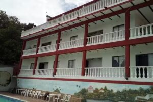 HOTEL LA RIVERA