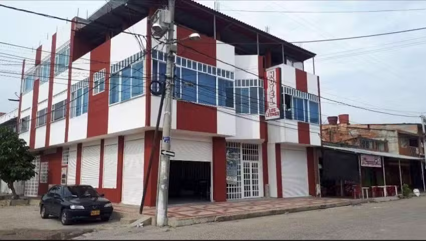 HOTEL LOS LEONES. TOCAIMA, CUNDINAMARCA.