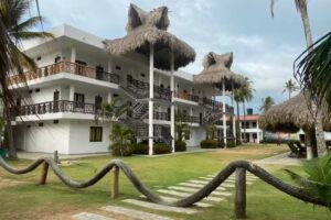 Hotel Los Tambos Del Caribe Beach