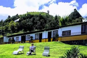 Hotel Mall Aguas Abiertas