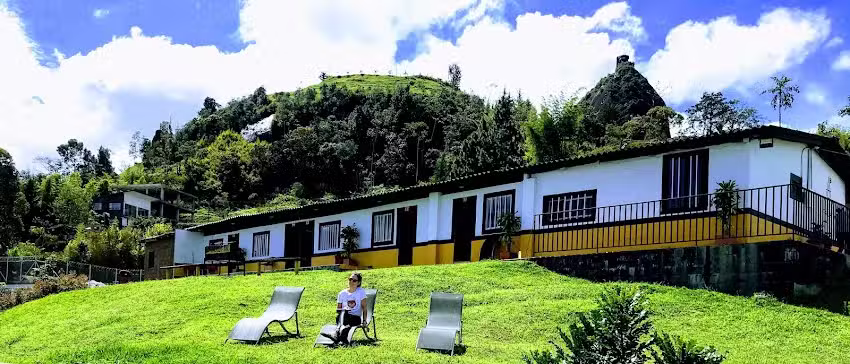 Hotel Mall Aguas Abiertas