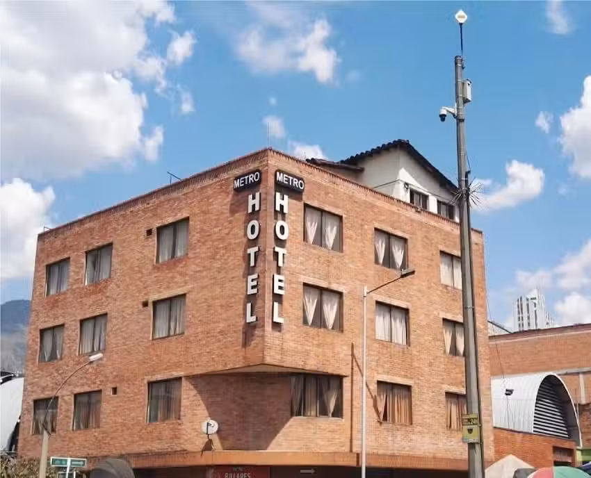 HOTEL METRO HOTEL
