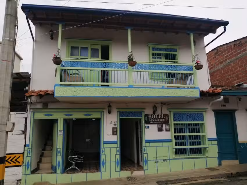 HOTEL OASIS JARD&Iacute;N