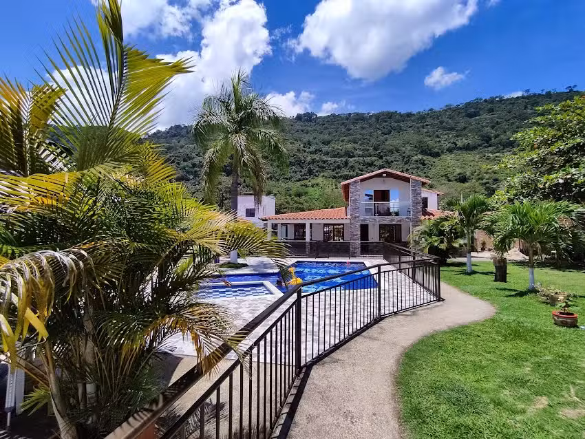 Hotel Parador Puerta Del Sol