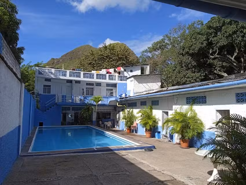 Hotel Piscina Gualanday